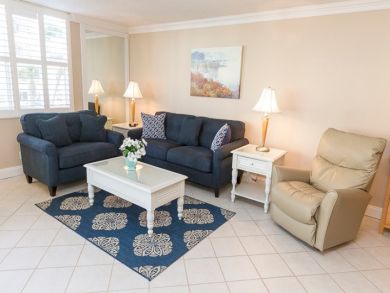 Luxury Rental Beach Pool Excellent 2 Bedrooms Partial Views